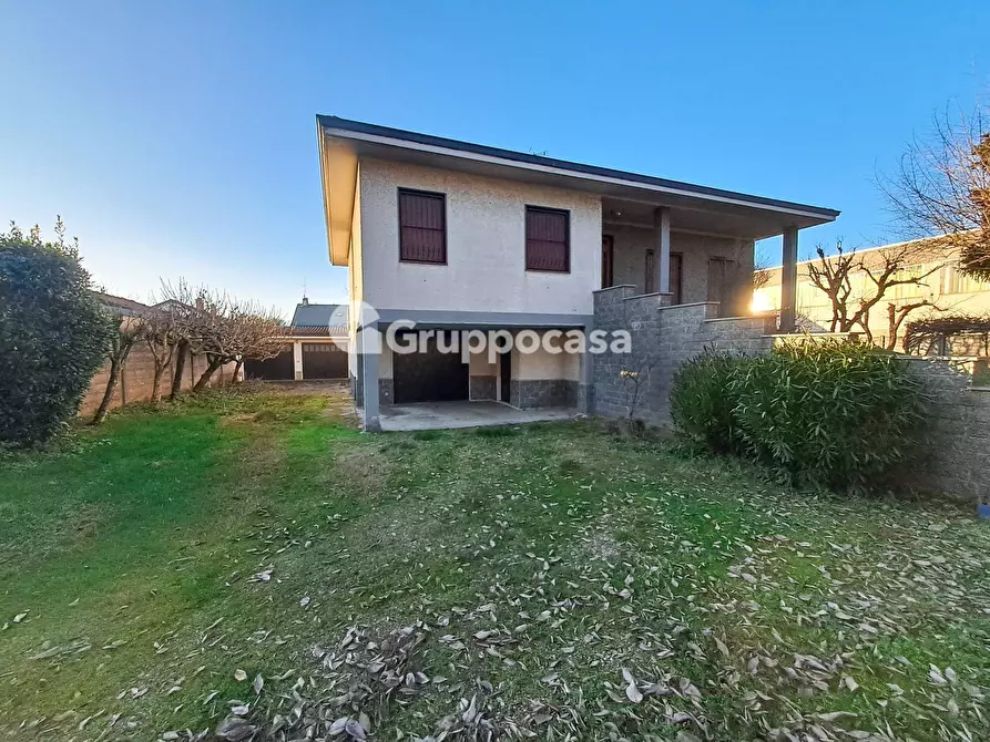 Immagine 8 di Villa in vendita  in Via Forlanini 2 a Bernate Ticino