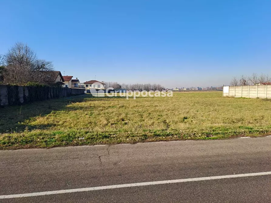 Immagine 14 di Terreno residenziale in vendita  in Via A. Moro a Bernate Ticino