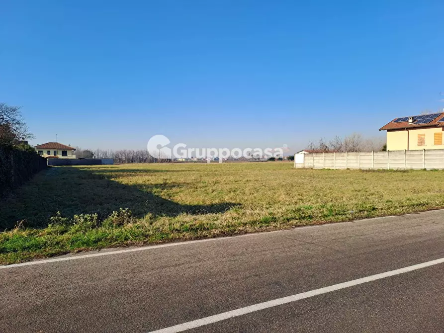 Immagine 17 di Terreno residenziale in vendita  in Via A. Moro a Bernate Ticino