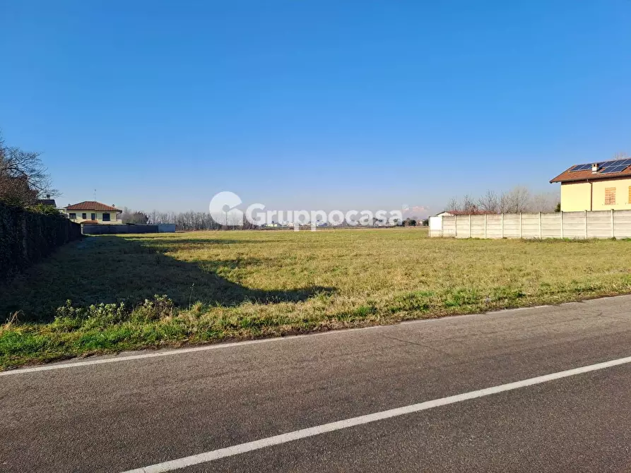 Immagine 18 di Terreno residenziale in vendita  in Via A. Moro a Bernate Ticino