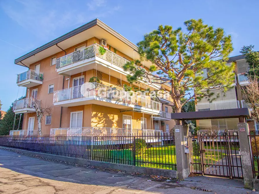 Immagine 1 di Appartamento in vendita  in via cavour 22 a Magenta