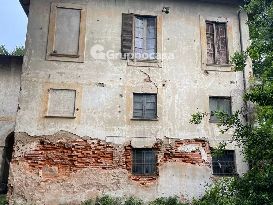 Immagine 10 di Villa in vendita  in Via Roma a Bernate Ticino