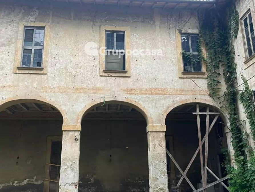 Immagine 15 di Villa in vendita  in Via Roma a Bernate Ticino