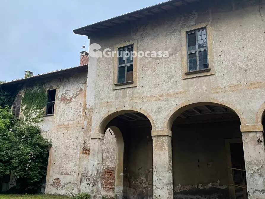 Immagine 14 di Villa in vendita  in Via Roma a Bernate Ticino