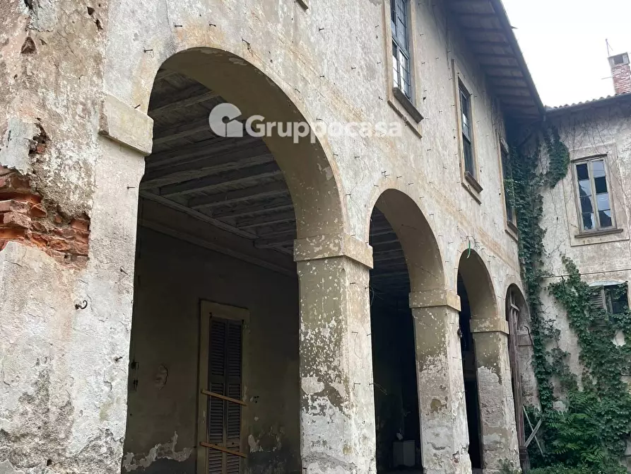 Immagine 20 di Villa in vendita  in Via Roma a Bernate Ticino