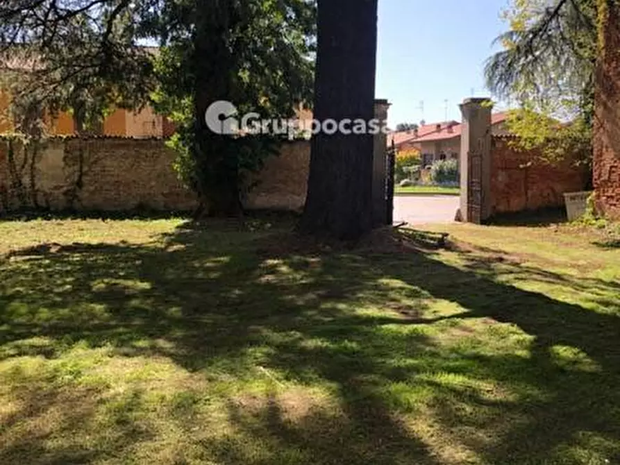 Immagine 8 di Villa in vendita  in Via Roma a Bernate Ticino