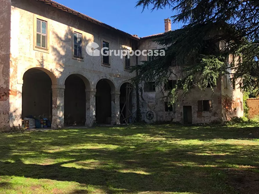 Immagine 6 di Villa in vendita  in Via Roma a Bernate Ticino