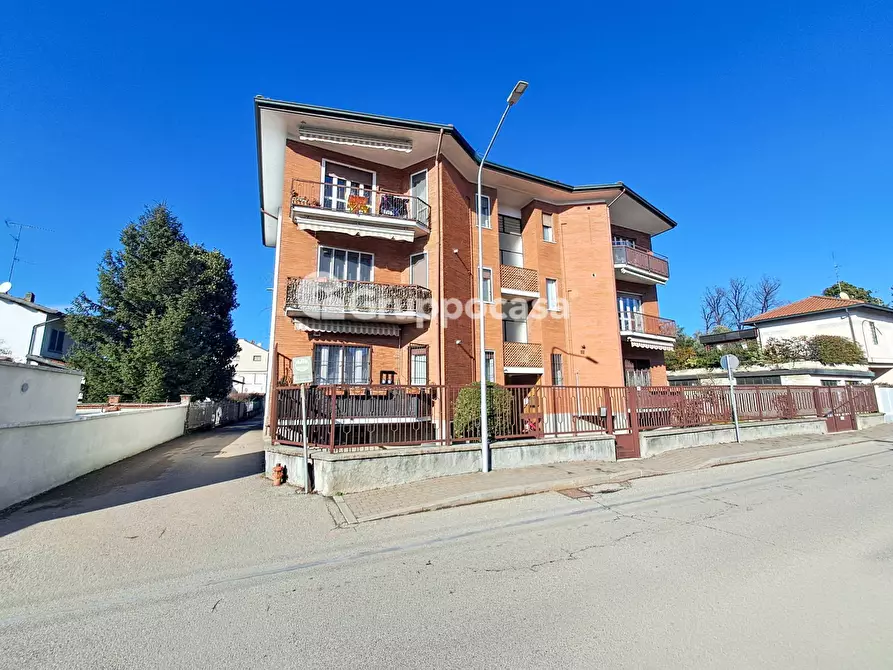 Immagine 1 di Appartamento in vendita  in Viale Lombardia 17 a Magenta