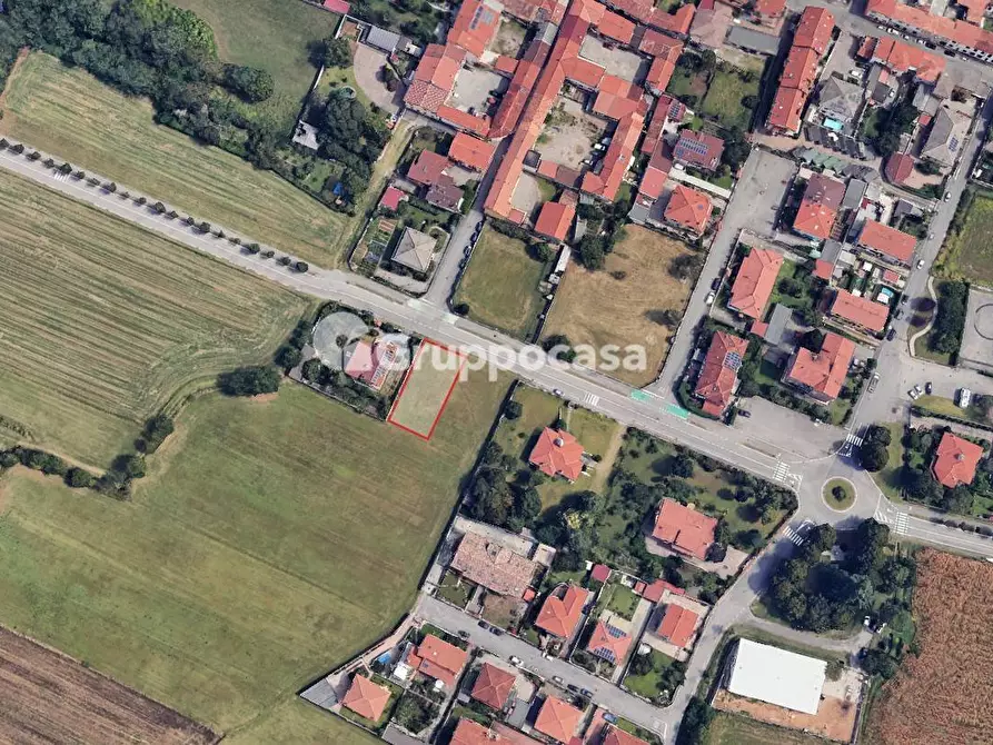 Immagine 2 di Terreno residenziale in vendita  in Via A. Moro a Bernate Ticino