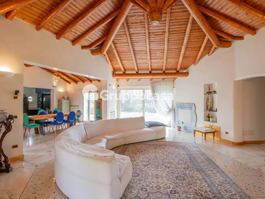 Immagine 6 di Villa in vendita  in Bosco Piarda 2 a Bernate Ticino