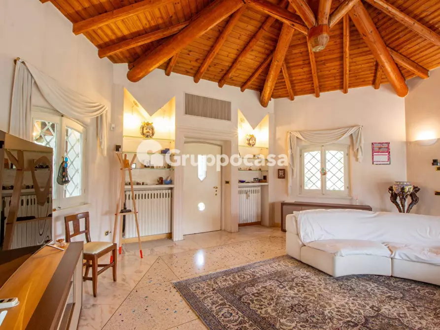 Immagine 7 di Villa in vendita  in Bosco Piarda 2 a Bernate Ticino