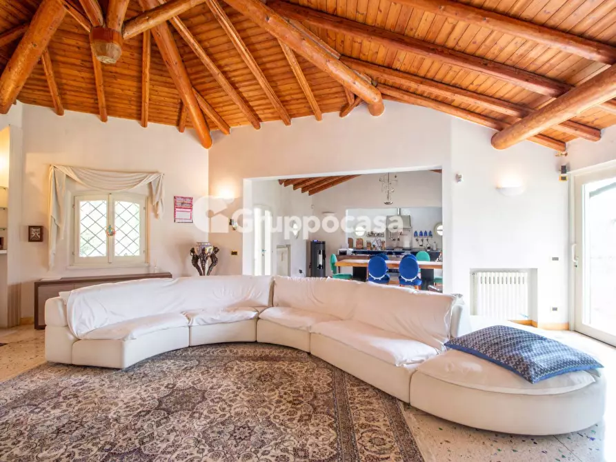 Immagine 9 di Villa in vendita  in Bosco Piarda 2 a Bernate Ticino