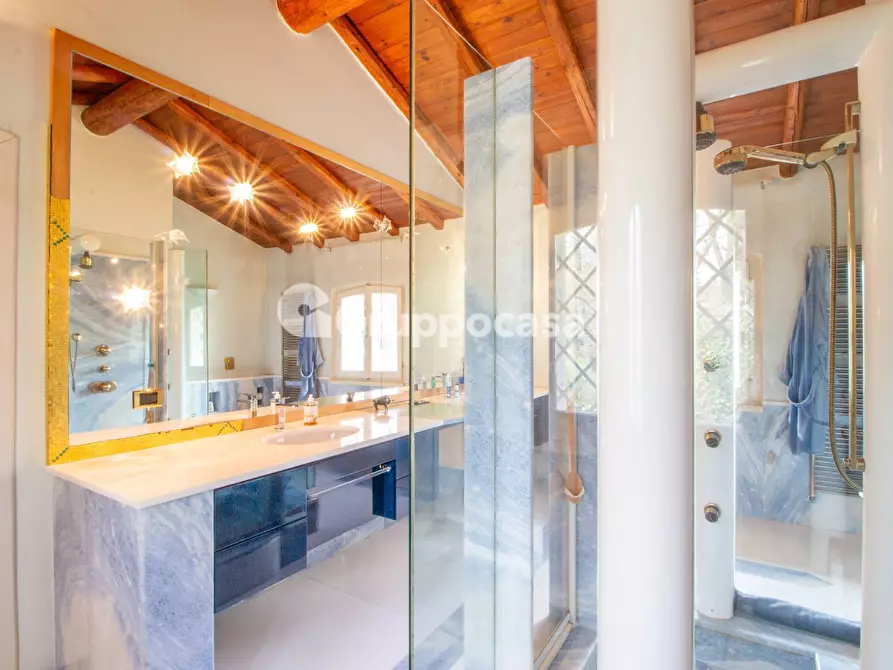 Immagine 25 di Villa in vendita  in Bosco Piarda 2 a Bernate Ticino