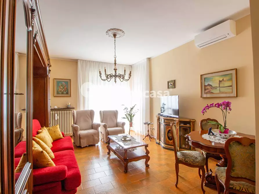 Immagine 3 di Appartamento in vendita  in Via Conte Caccia Dominioni 33 a Magenta