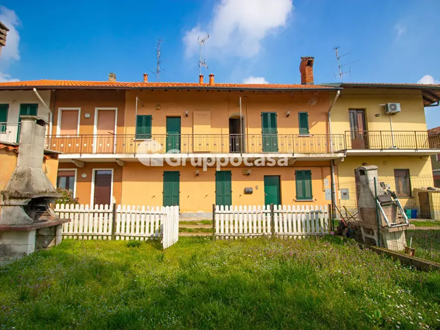 Immagine 1 di Appartamento in affitto  in Via Roma 19 a Bernate Ticino