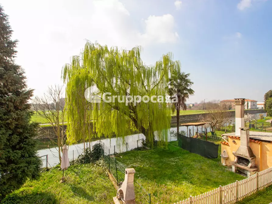 Immagine 2 di Appartamento in affitto  in Via Roma 19 a Bernate Ticino