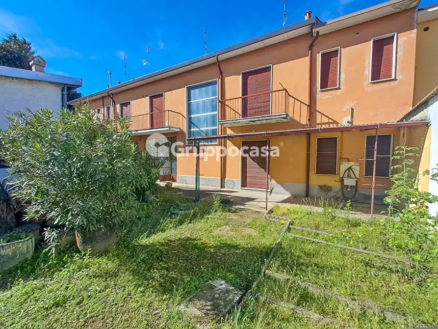 Immagine 1 di Casa indipendente in vendita  in Via Leopardi 37 a Magenta