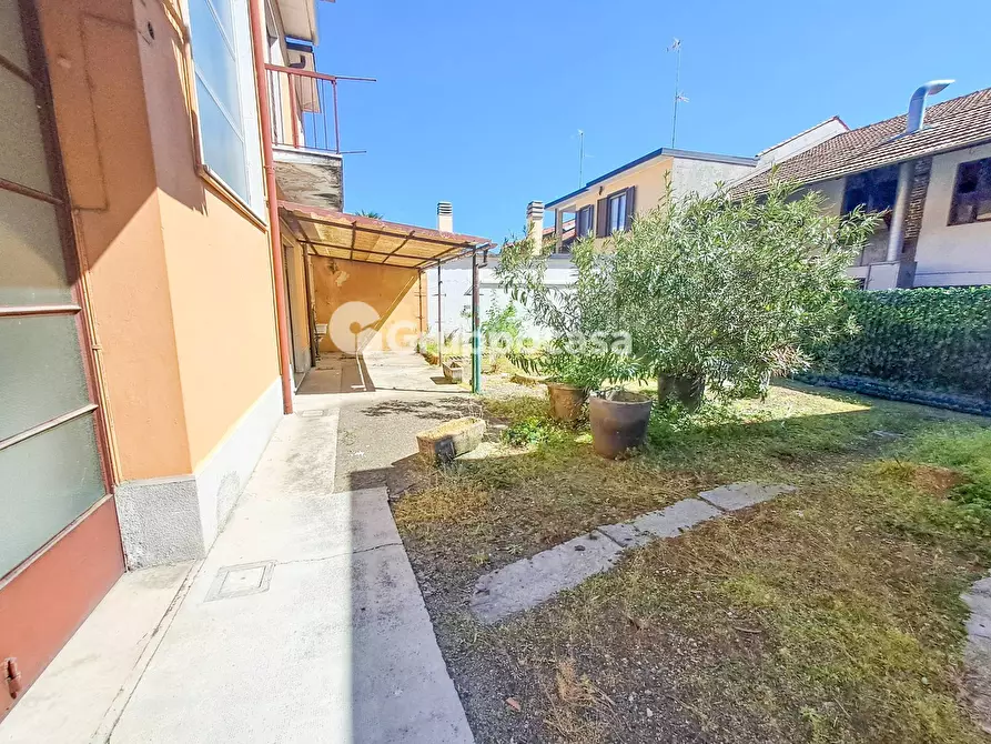 Immagine 17 di Casa indipendente in vendita  in Via Leopardi 37 a Magenta