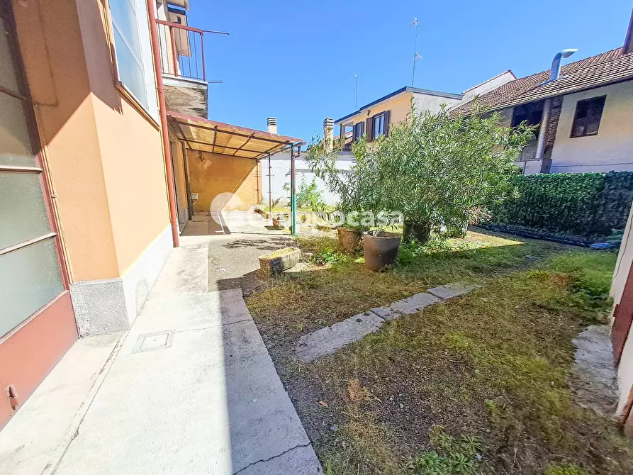 Immagine 18 di Casa indipendente in vendita  in Via Leopardi 37 a Magenta