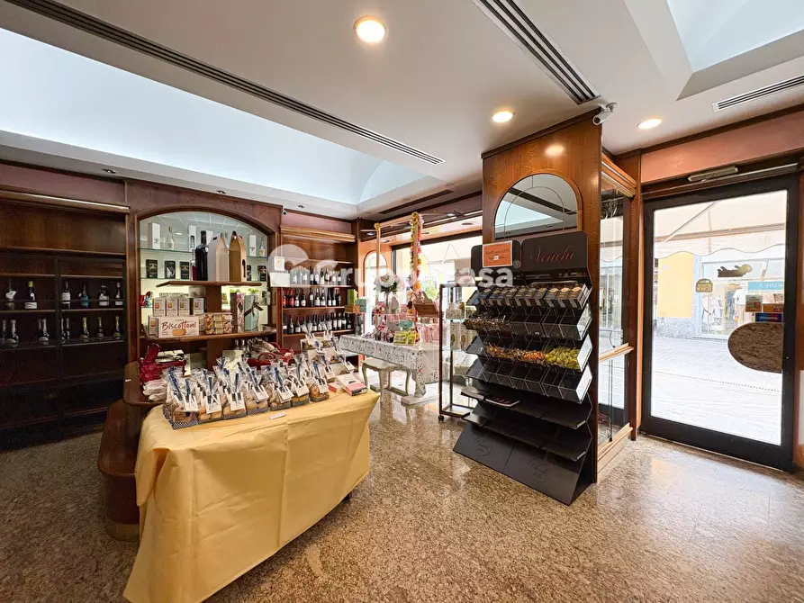 Immagine 3 di Attività commerciale in vendita  in Via Roma 10 a Magenta