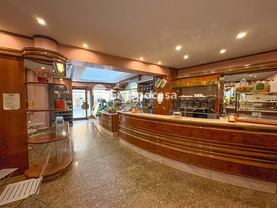 Immagine 15 di Attività commerciale in vendita  in Via Roma 10 a Magenta