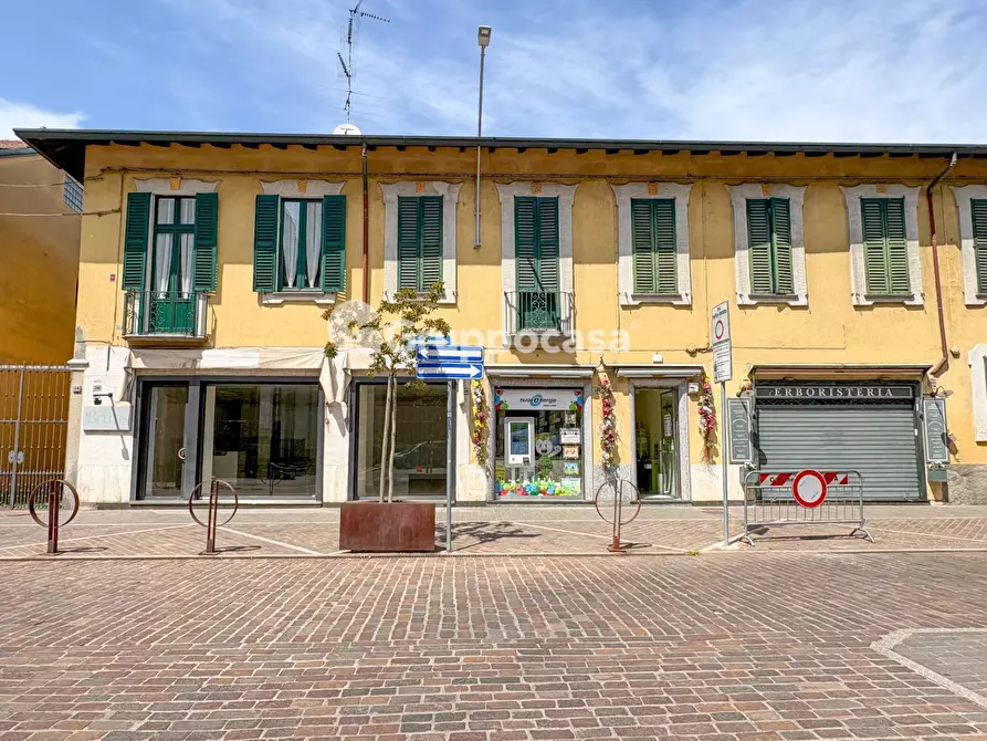Immagine 3 di Locale commerciale in vendita  in Via Roma 36 a Magenta