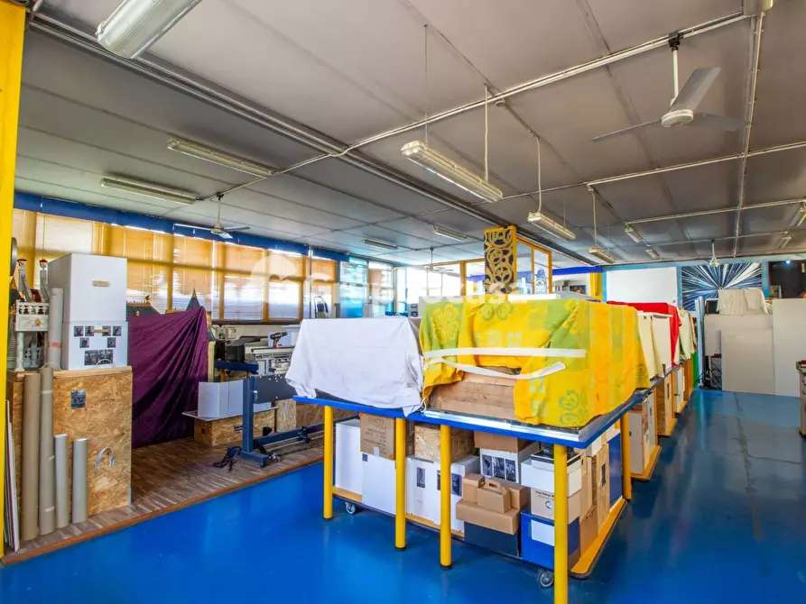 Immagine 5 di Capannone industriale in affitto  in Via Alessandrini 16 a Magenta
