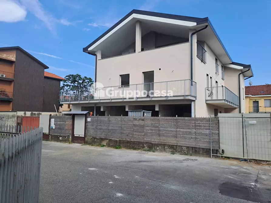 Immagine 18 di Appartamento in vendita  in Via Bellini 3 a Robecco Sul Naviglio