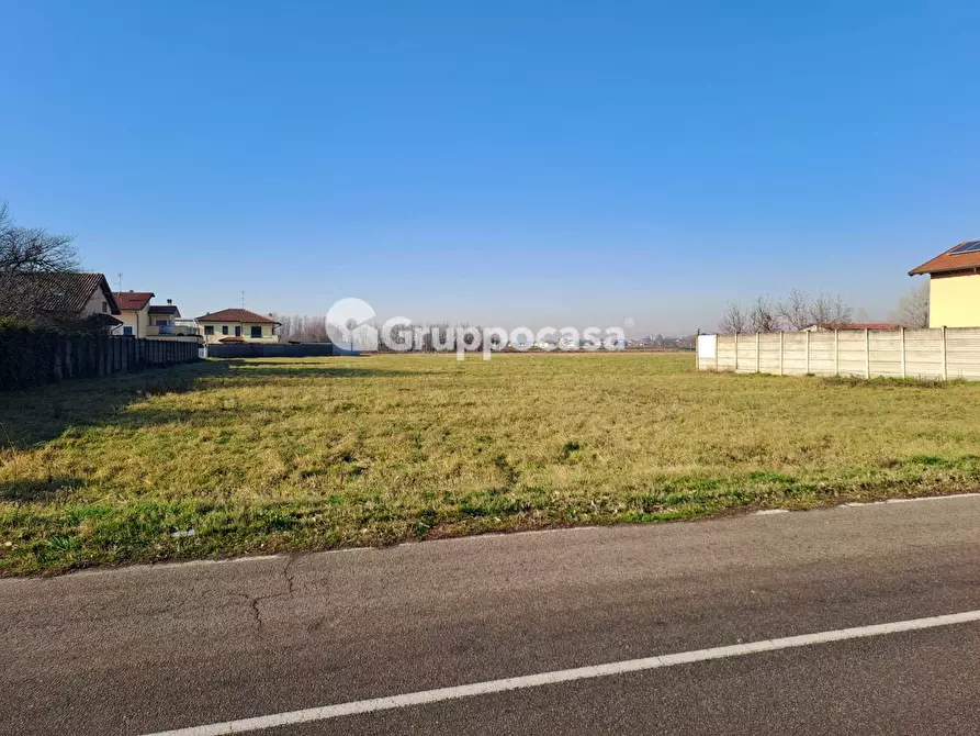 Immagine 15 di Terreno residenziale in vendita  in Via A. Moro a Bernate Ticino
