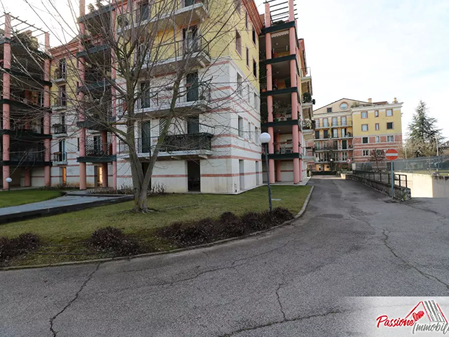 Immagine 2 di Box auto in affitto  in Via Ca' Di Cozzi 8 a Verona