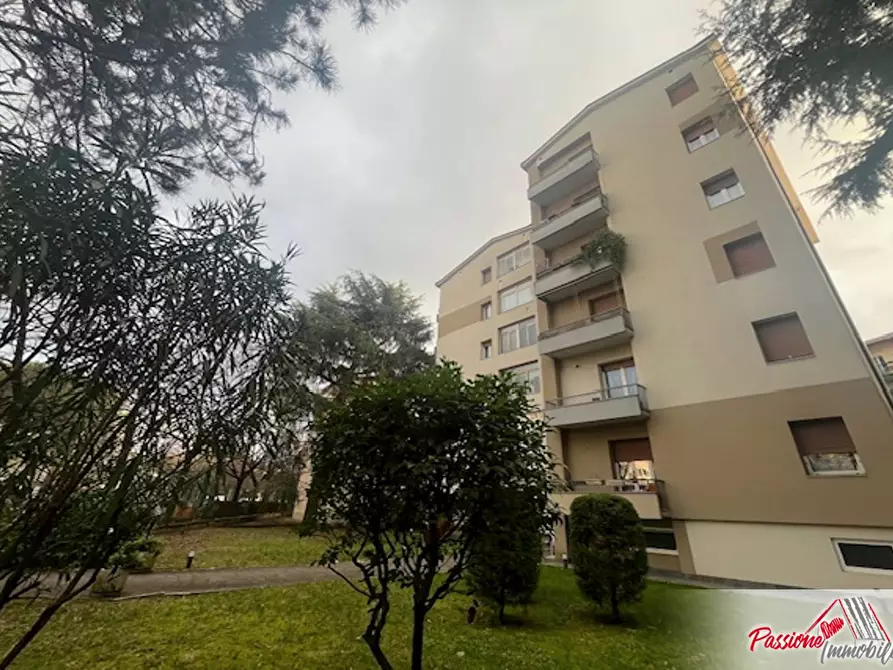 Immagine 21 di Appartamento in vendita  in Via Alessandro Poerio 11 a Verona