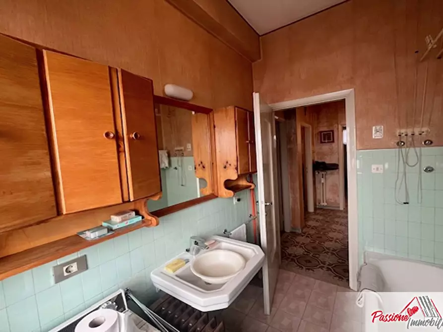 Immagine 13 di Appartamento in vendita  in Via Alessandro Poerio 11 a Verona