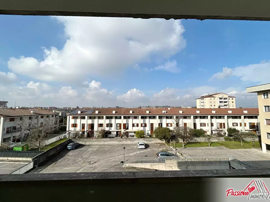 Immagine 16 di Appartamento in vendita  in Via Eraclea 2 a Verona