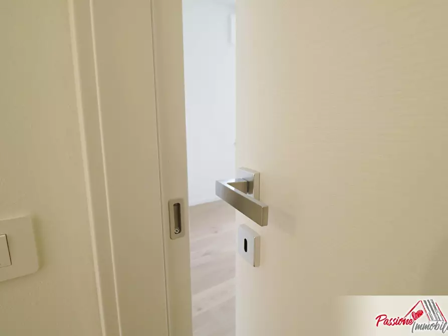 Immagine 18 di Appartamento in vendita  in Via Luigi Mercantini 11 a Verona