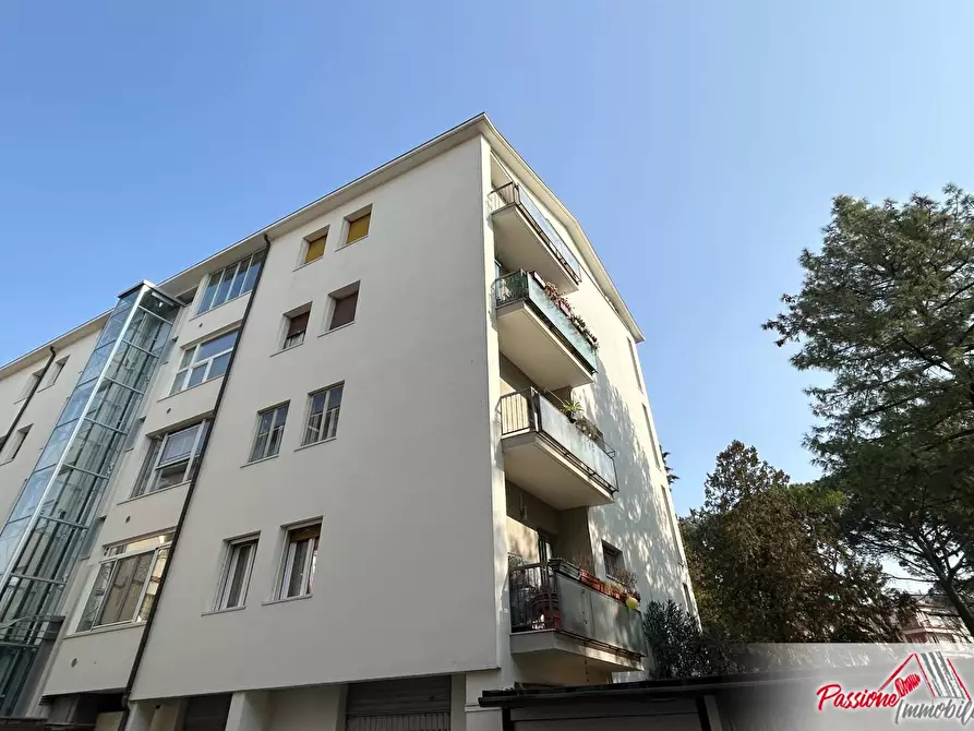 Immagine 22 di Appartamento in vendita  in Via Luigi Mercantini 11 a Verona