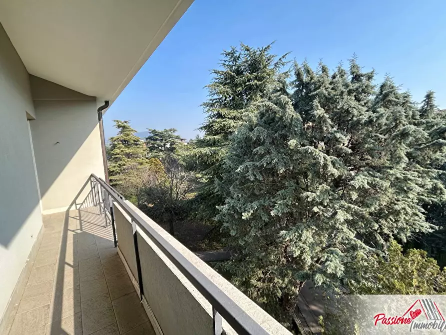 Immagine 5 di Appartamento in vendita  in Via Luigi Mercantini 11 a Verona