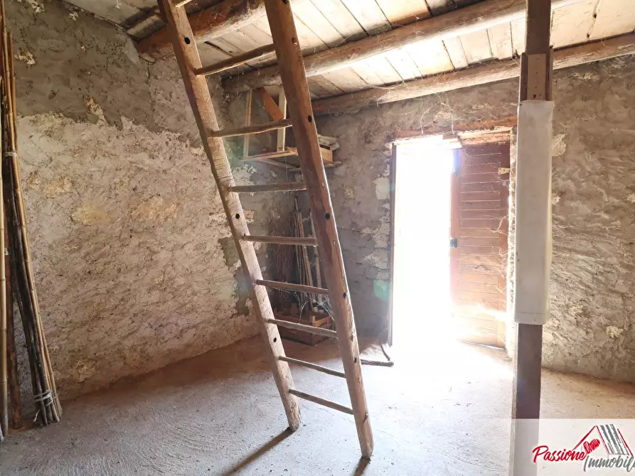 Immagine 17 di Villa in vendita  in via Costa 5 a Grezzana