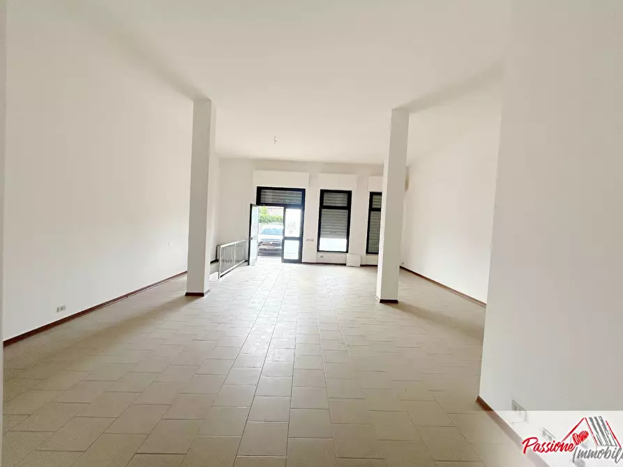 Immagine 3 di Locale commerciale in affitto  in Via Delle Agostiniane 37A a Verona