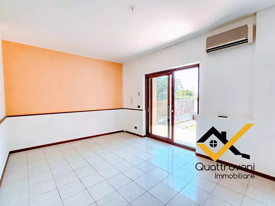 Immagine 15 di Appartamento in affitto  in via vampolieri 31 a Aci Catena