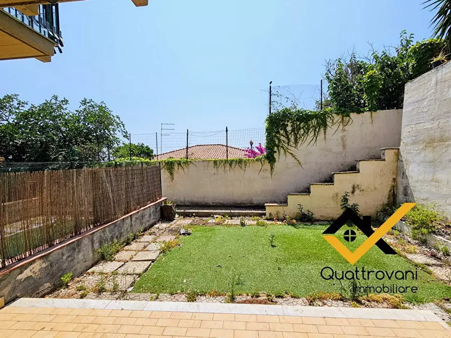 Immagine 19 di Appartamento in affitto  in via vampolieri 31 a Aci Catena