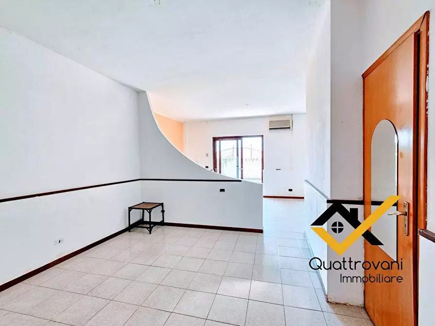 Immagine 11 di Appartamento in affitto  in via vampolieri a Aci Castello