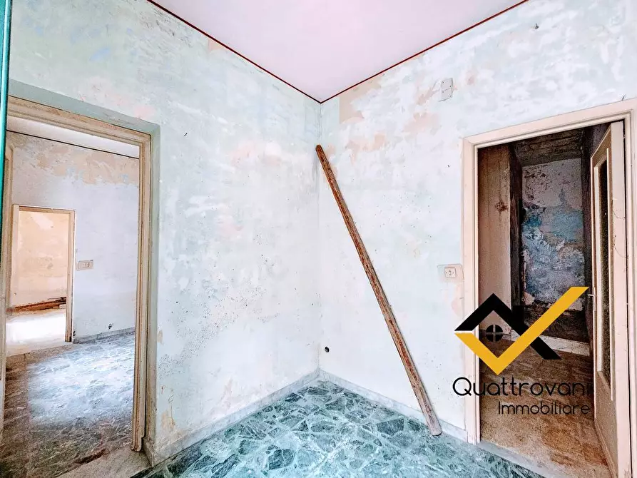 Immagine 2 di Appartamento in vendita  in Via Santi Elena e Costantino a Aci Catena