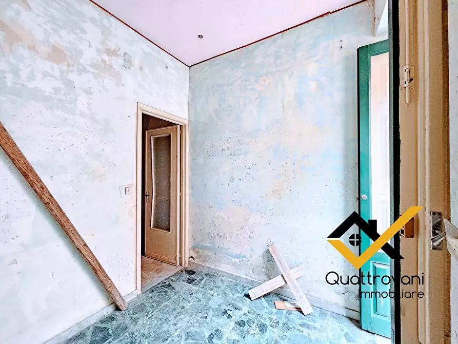 Immagine 3 di Appartamento in vendita  in Via Santi Elena e Costantino a Aci Catena