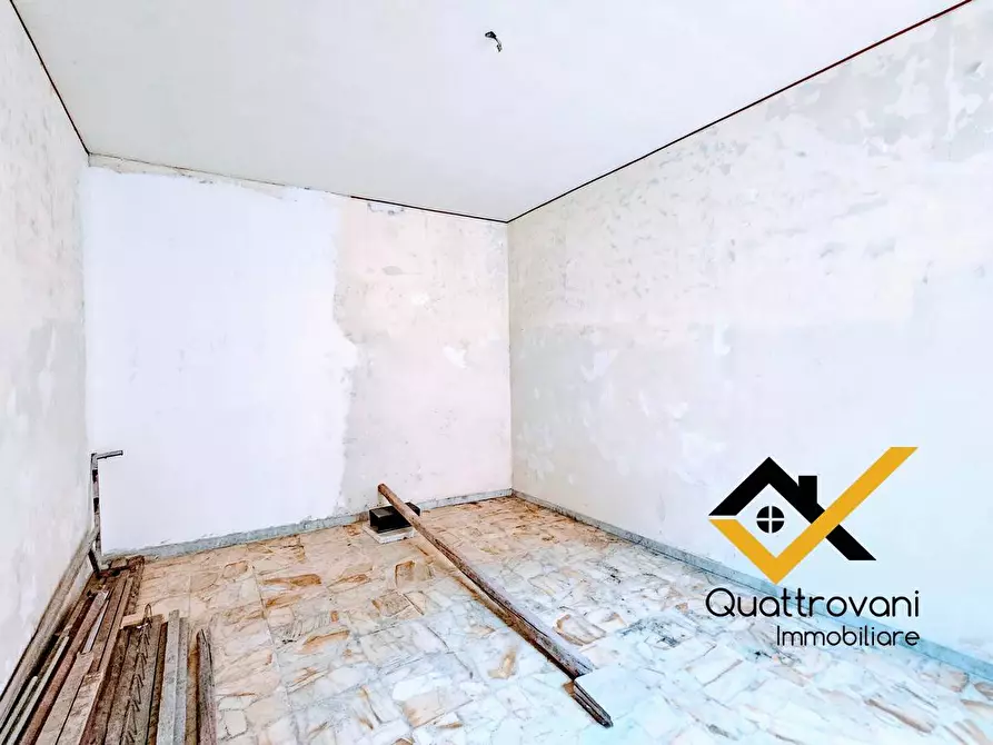 Immagine 8 di Appartamento in vendita  in Via Santi Elena e Costantino a Aci Catena