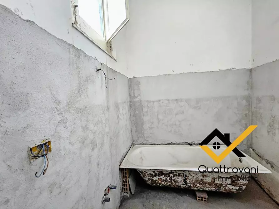 Immagine 19 di Appartamento in vendita  in Via Santi Elena e Costantino a Aci Catena