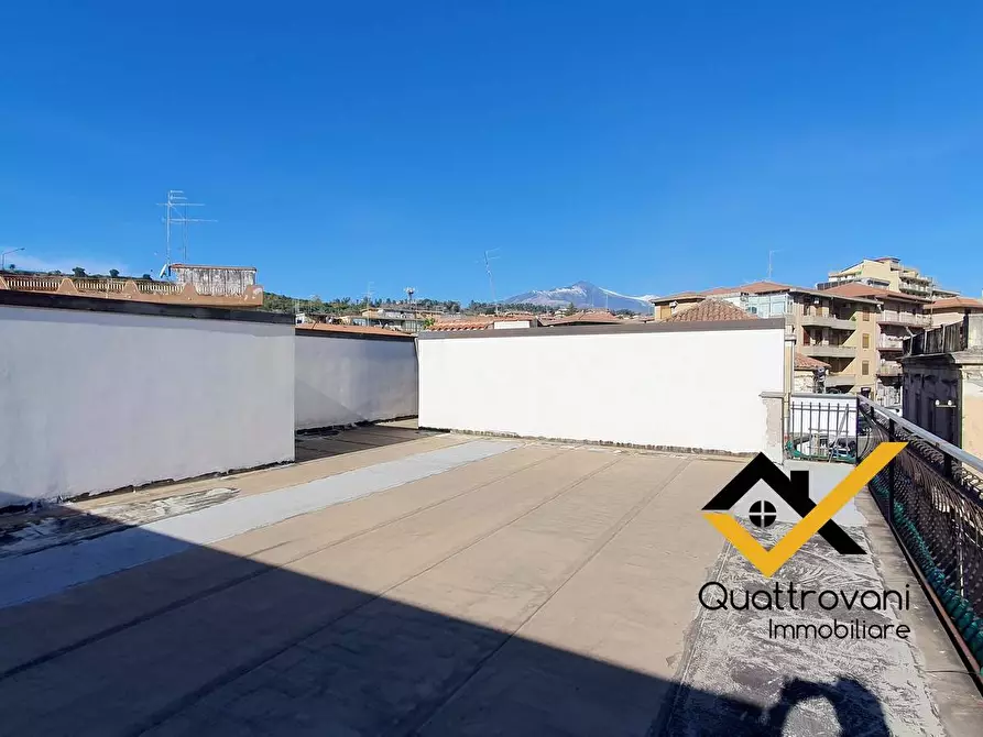 Immagine 30 di Appartamento in vendita  in Via Santi Elena e Costantino a Aci Catena