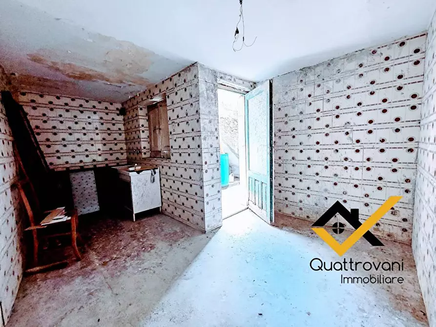 Immagine 12 di Casa indipendente in vendita  in Via Santi Elena e Costantino a Aci Catena