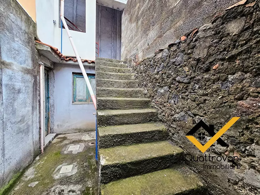 Immagine 15 di Casa indipendente in vendita  in Via Santi Elena e Costantino a Aci Catena