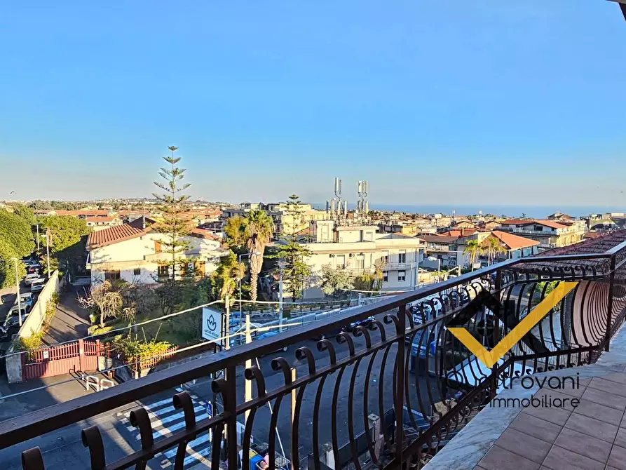 Immagine 29 di Appartamento in affitto  in Via Antonio Gramsci 107 a Gravina Di Catania