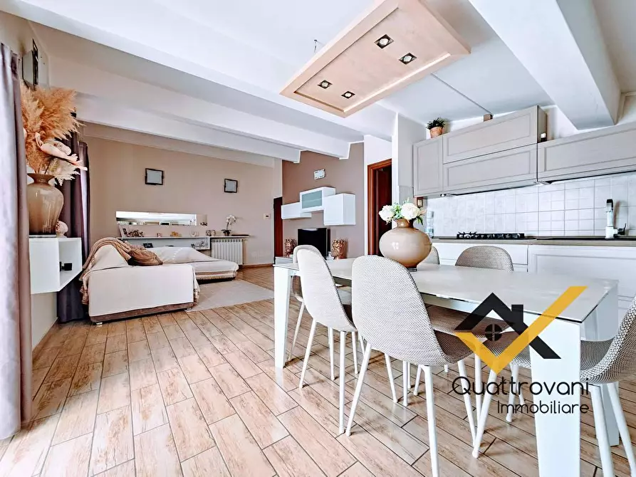 Immagine 11 di Appartamento in vendita  in Via Giuseppe Motta a San Giovanni La Punta